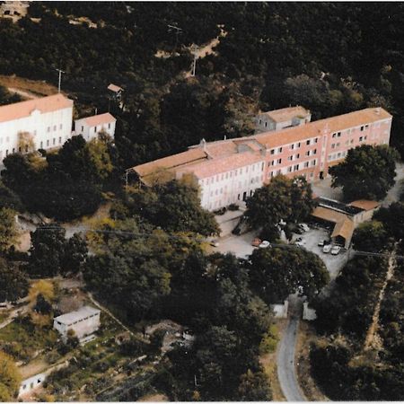 بيت شباب Prime Combe Fontanes  المظهر الخارجي الصورة